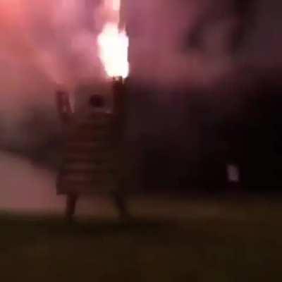 Artificer Giving Their Soon-To-Be-Ash-Apprentice a Lesson.