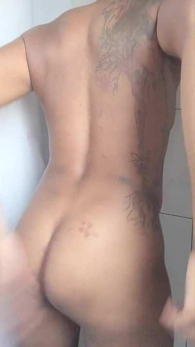 Cute enough booty to join me?