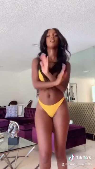 Dark skinned beauty video