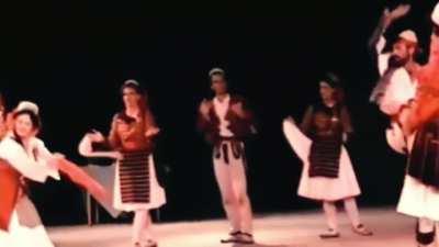 Everyone is running away from Glorious Albania ð