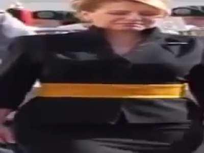 Wide Caputova Walking