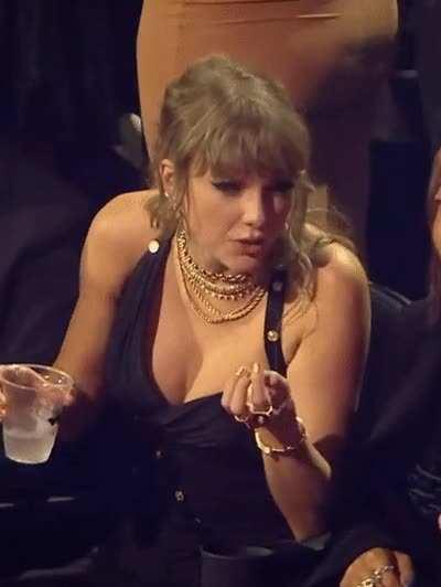 I love Taylor Swift’s tits