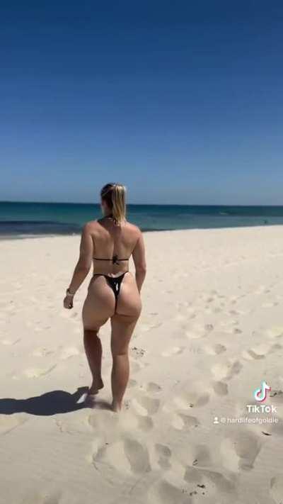 Everything is better in slowmo @hardlifeofgoldie