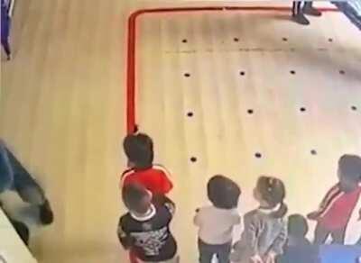 别尬黑，宇航员从娃娃抓起