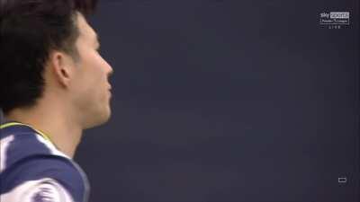 Happy Mason, Dejected Son, and Solskjaer wild high-five with Luke Shaw with an unhappy Mourinho