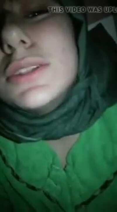 Hijabi horny af masturbating with small bottle