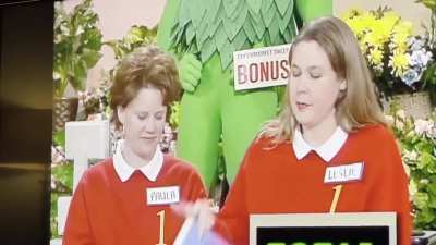 Paula (from an early 90s episode of Supermarket Sweep) looks EXACTLY like Kate in this video!