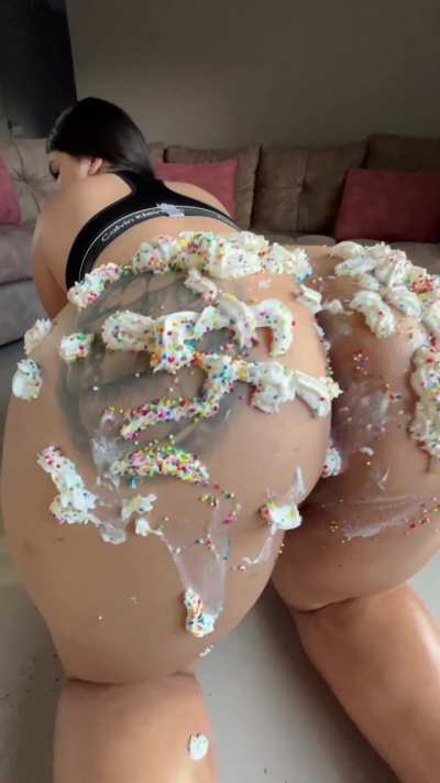 It's time for a creamy Latin ass feast