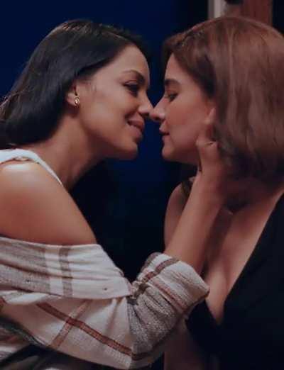 Mugdha Godse & Shruti Seth [Bloody Brothers - Season 1 Episode 3]