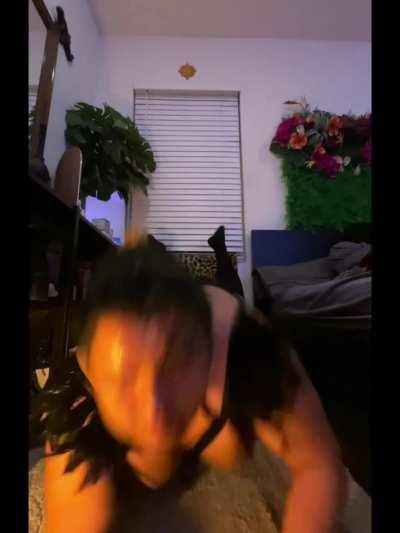 [25] Chub Femdom putting on Show