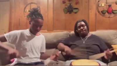 Ig playing snare runs in the family lol