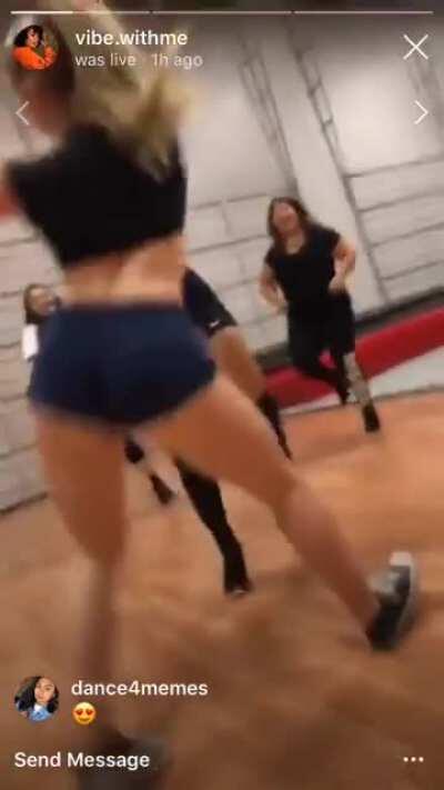 Ass shake
