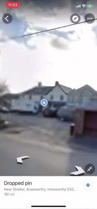 Um homem não consegue ter privacidade neste planeta.