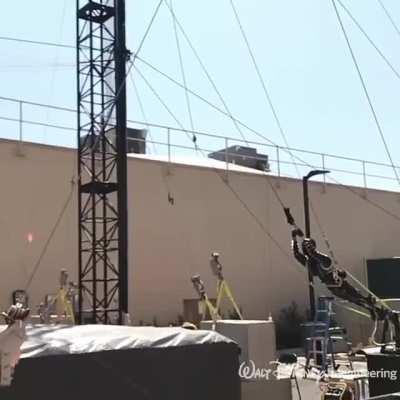 Трепещите, людишки, 2020 ещё не кончился. (P.S. в комментах пишут, что заголовок неправильный, и это не для фильмов, а для парка развлечений).