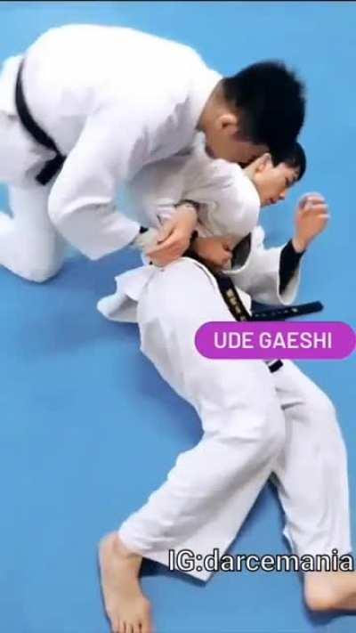 Ude Gaeshi