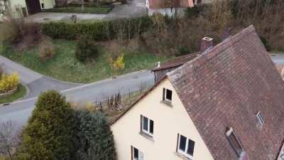 Aktuelle detaillierte Luftaufaufklärung des Ogergeheges