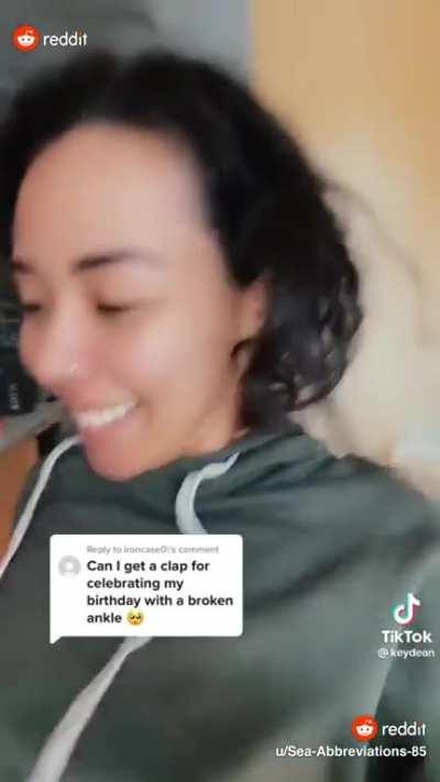 Comp of her claps😮‍💨