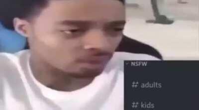 discord moderator????😂😂