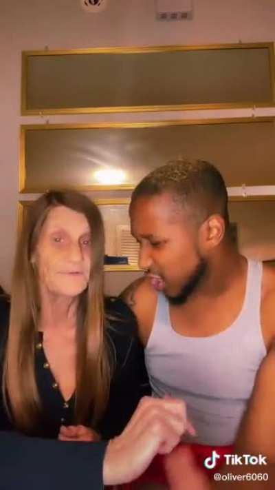 Anyone find that only fans link yet?!