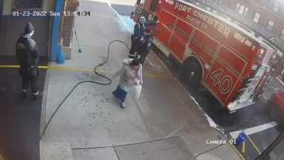 Me: don't make your life complicated also me: