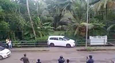 That Innova guy parallel parking