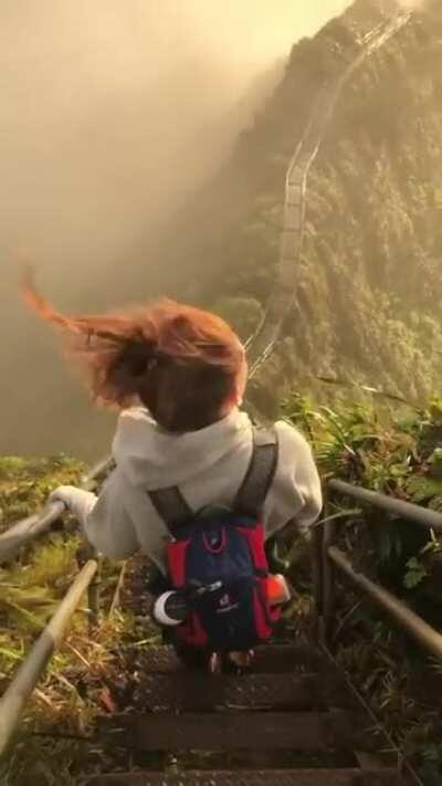 Is it appropriate to say that wind is heavy above the clouds?