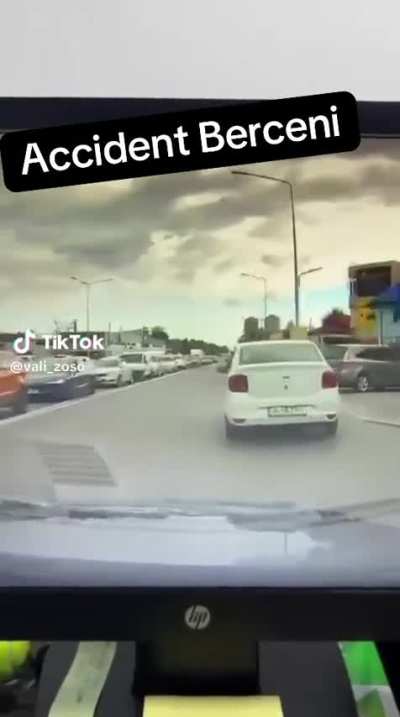 [LFO] Check both sides when crossing the street