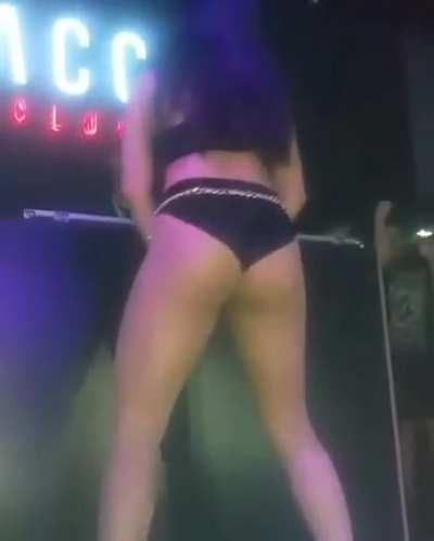 Taina Costa (vídeo antigo)