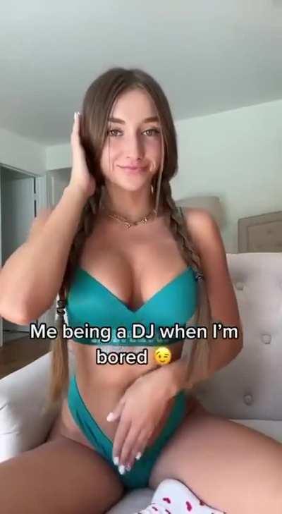 i’m the best dj out there