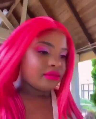 Throwback to Peaches last major public appearance 2 months ago at Creators Live (June 20, 2020 - Branson, Missouri). We hope Peaches is getting better. Additionally, even though a lot of Peachlings don’t see eye to eye with C*ra, we hope she is doing well