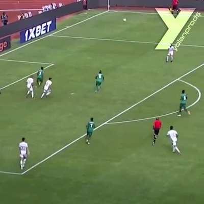 A compilation of Mohamed Kamara (Sierra Leone goalkeeper) and his weird yet great goalkeeping technique that saw him keep a cleansheet & win Man of the Match vs. Algeria today