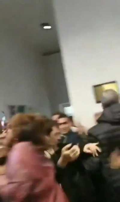 En lo que fue el INADI un grupo intento ingresar por la fuerza.