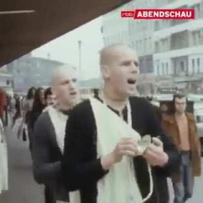 Heute vor 47 Jahren war ein Abendschau-Reporter auf dem Ku'damm unterwegs und hat Passanten befragt, ob sie schon mal frustriert waren.