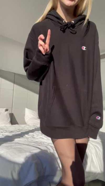 This is how quick I would get naked for you if you told me I was cute 👉🏼👈🏼