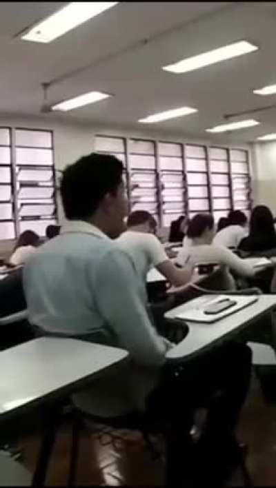 وقتی بابات عطسه میکنه