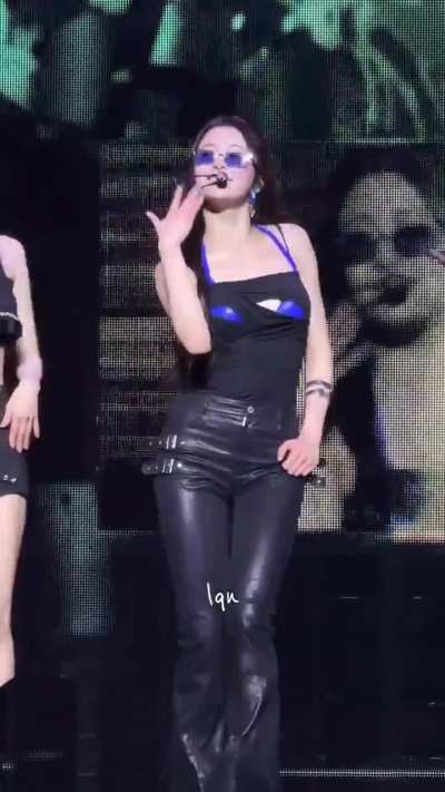 Yunjin of LE SSERAFIM