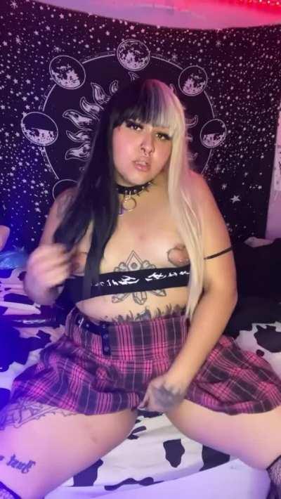 The emo girl next door that will fuck your life up! 😍 watch me squirt for you on [CAM] or I can be your soft mommy [DOM] 💫 Kik: @angelxrosee Telegram: @angxlrose Snap: @oh.babygxrl 💫 I do all kinds of fetishes 💕 I'm available for [SEXT] [RATE] [GFE]