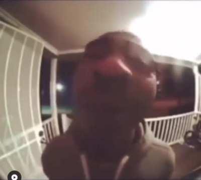 Thirsty man talks to his girl through the ring camera