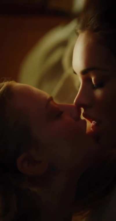 Amanda Seyfried and Megan Fox in Jennifer's Body, 2009