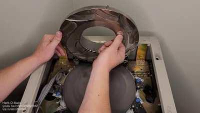 How a coin counter counts 10,000 coins per minute with only one moving part