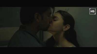 Alia Bhatt Hot Kissing Scene in 4K