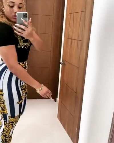 You gon' fuck around and drown off this wave