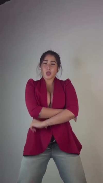 Sofia Ansari x Shake it to the max