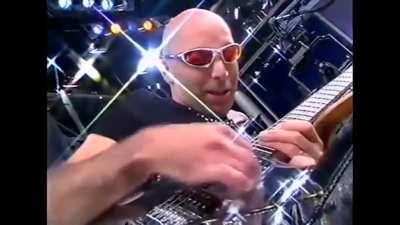 Joe satrimama makes bass player angree