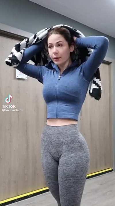 Wait until she turns around…😉