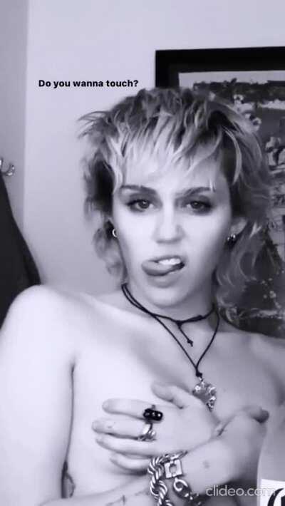 Miley Cyrus is such a little skank. She needs to service every single one of us with her fuckholes.