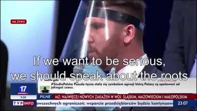 Dyskusja dotycząca protestów LGBT+ w rządowej telewizji. 