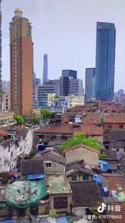 这就是中国经济中心上海，跟印度那些城市有什么区别？鲜明的对比