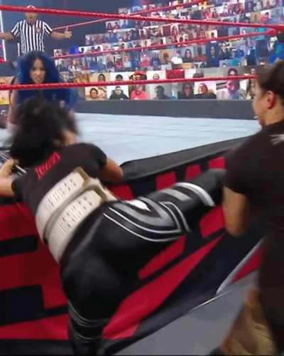 Bayley’s Ass Is Unreal🍑🍑