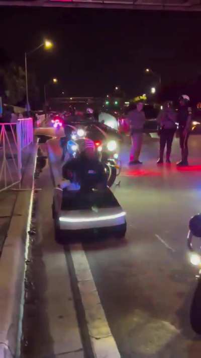 The Cyber Truck is having a rough week.. 